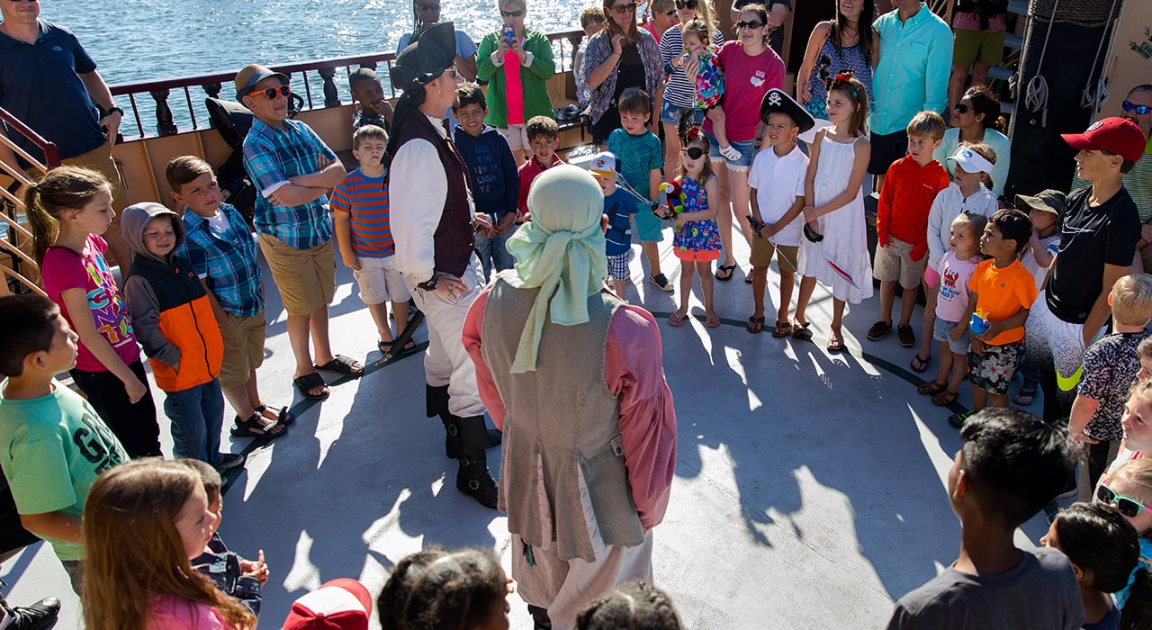 arts-family-entertainment-destin-regatta-bay-081021-min