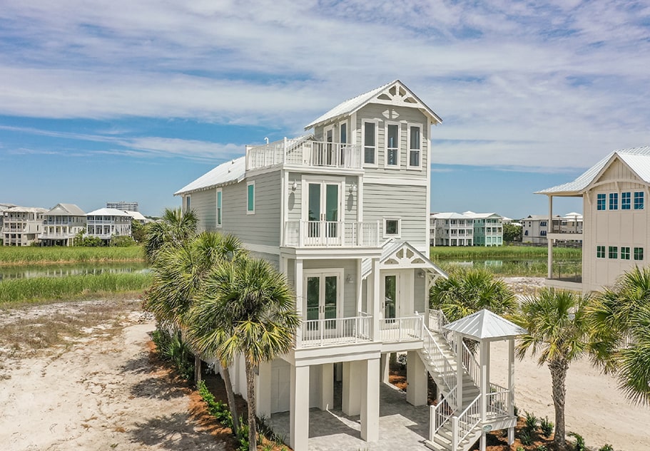 residences-outside-regatta-bay-081621-min